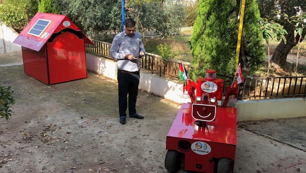 مخترع فلسطيني : مصاب ولاجئ   لم تمنعه إعاقته من روح الابتكار